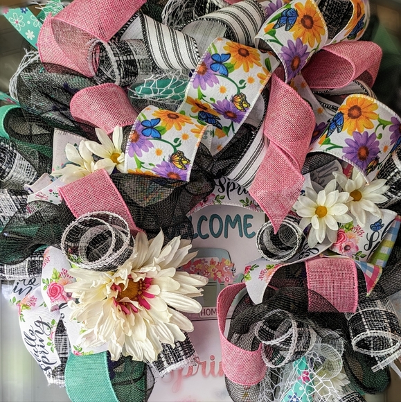 "Welcome Spring" wreath - Picture 13 of 14